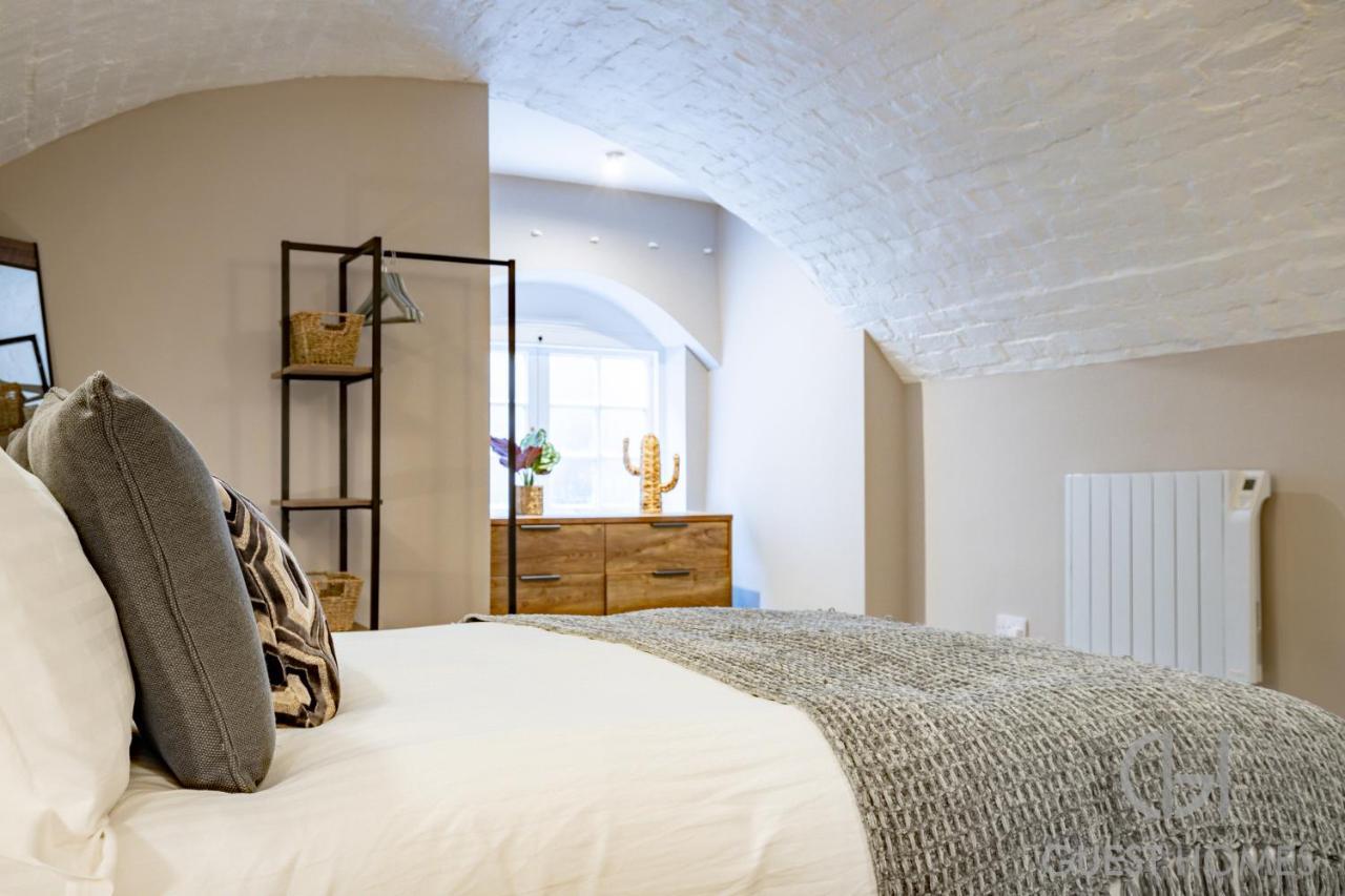 Host & Stay - Shaw Street Basement Устър Екстериор снимка